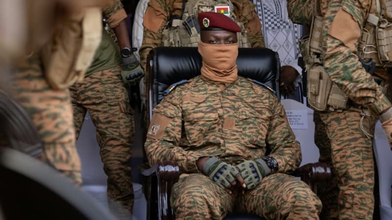 Le-chef-de-la-junte-au-Burkina-Faso-le-capitaine-Ibrahim-Traore-a-Ouagadougou-le-15-octobre-2022-2012839.jpg