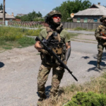 Russland sier at 72 ukrainske droner ble skutt ned over St. Petersburg; oljeterminal truffet