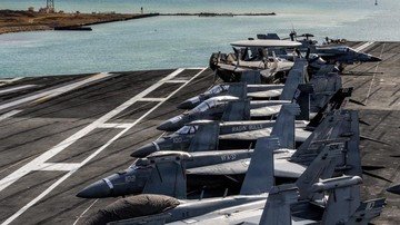 jet-tempur-fa-18-super-hornet-milik-as-lepas-landas-dari-kapal-induk-uss-gerald-r-ford-dalam-foto-pada-5-maret-lalu-1778307413975_169.jpeg