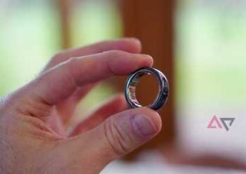 oura-ring-4-ceramic-ring-fingers.JPG