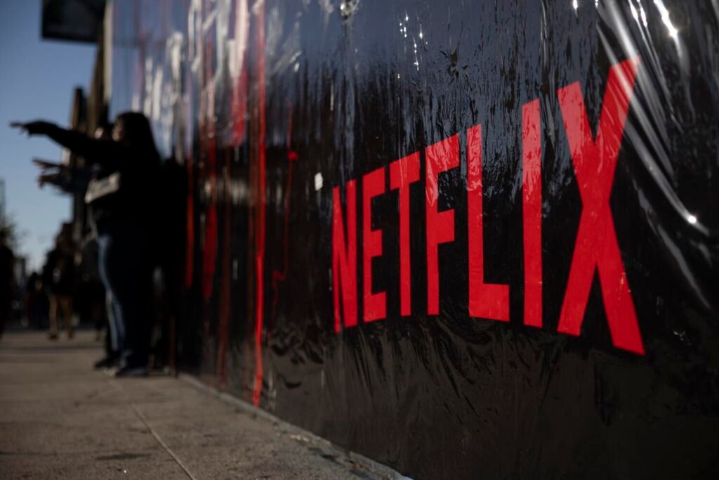 urlhttps3A2F2Fcalifornia-times-brightspot.s3.amazonaws.com2F0a2Feb2F9594fc734d36b68d2b3f9f891c5a2F1531238-fi-stranger-things-bike-ride-klb-2308.jpg