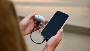 3243525-0-58799500-1790266674-Beats-USB-C-cable.jpg