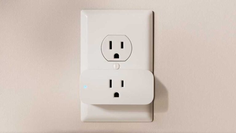 3244474-0-32954200-1790347920-Amazon-Smart-Plug-promo-lifestyle-photo.jpg