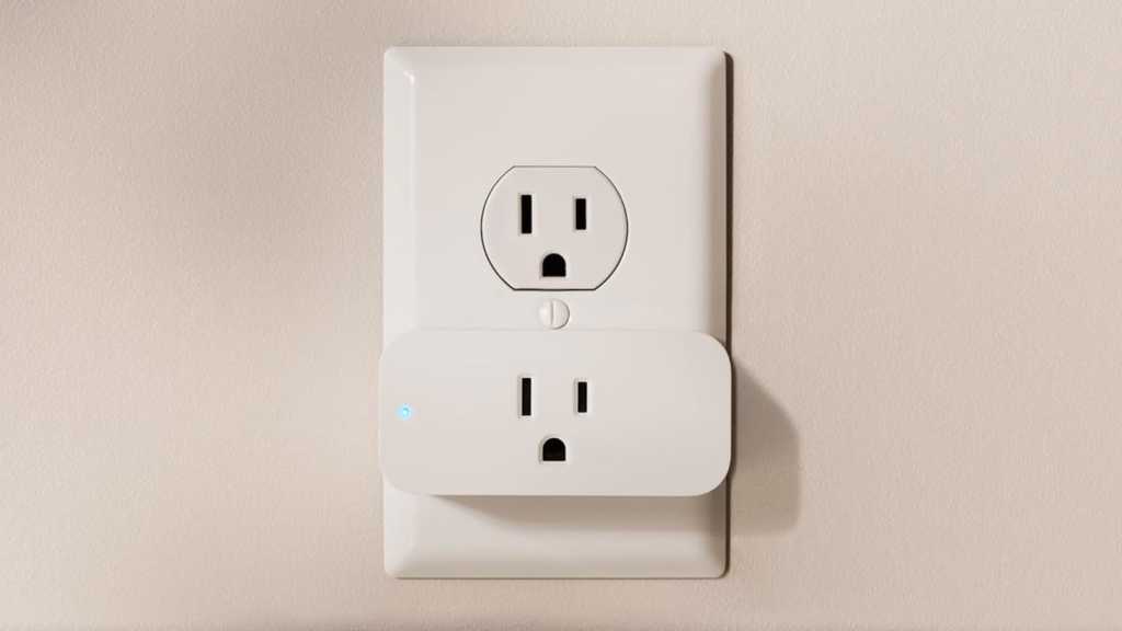 3244474-0-32954200-1790347920-Amazon-Smart-Plug-promo-lifestyle-photo.jpg