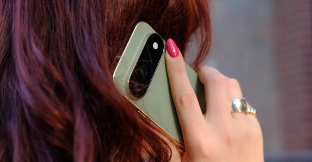 Google-Pixel-11-Pro-Photos-of-Phone-Using-On-Ear.jpg