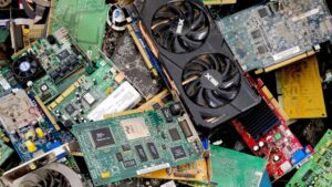3255156-0-73743100-1791543626-Used-PC-components-hardware-e-waste-in-a-dump-recycle.jpg
