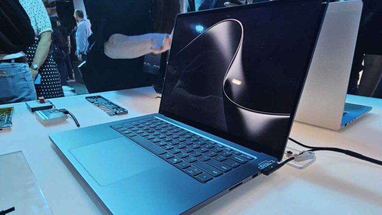 3255200-0-48162900-1791407081-Microsoft-Surface-Laptop-Ultra-at-Windows-and-Surface-Event-October-20.jpeg