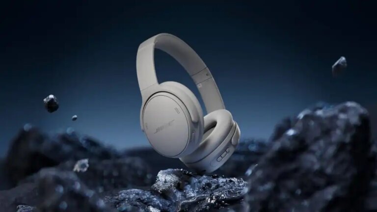 3257366-0-34928900-1791560899-Bose-QuietComfort-ANC-Wireless-Headphones.jpg