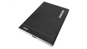 3258701-0-49280700-1793368836-Samsung-p9-hero-1.jpg
