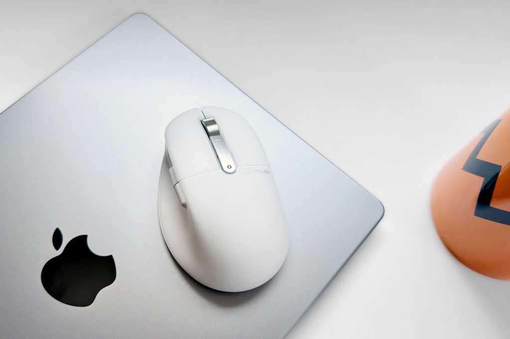 3260468-0-07832500-1792164348-INFTYLAB-BenQ-M-Mouse-MacBook.jpg