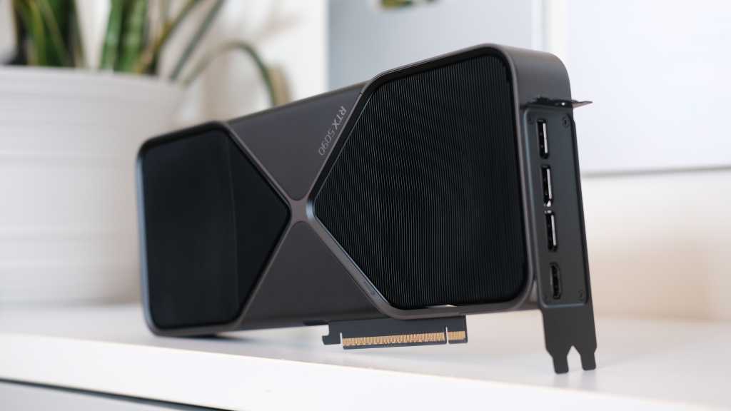 3260901-0-21687900-1792069233-nvidia-geforce-rtx-5090-founders-edition-11.jpg