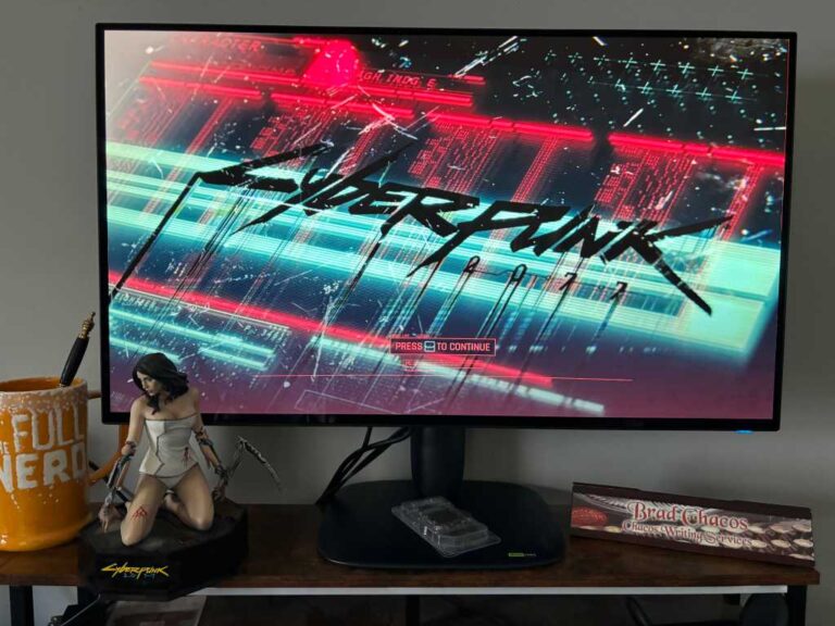 3261900-0-24716600-1792155639-Alienware-AW3226Q-16.jpg