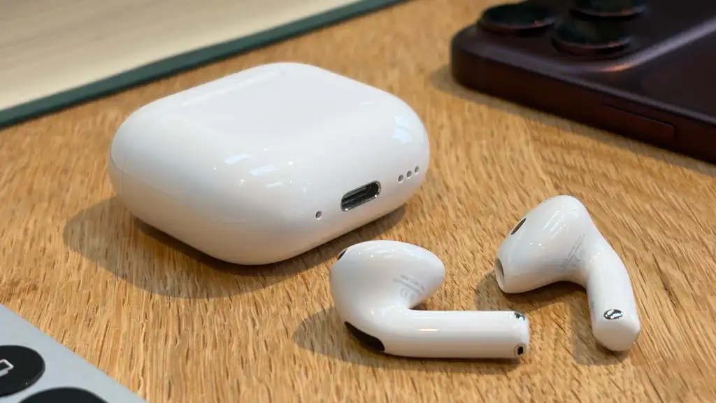 3265031-0-40449000-1792781976-AirPods-5-review-hero4.jpg